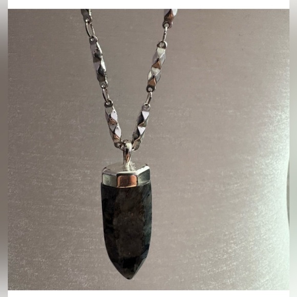 Stella & Dot-Delicate Silver Necklace with Minimalist Design - Picture 1 of 6